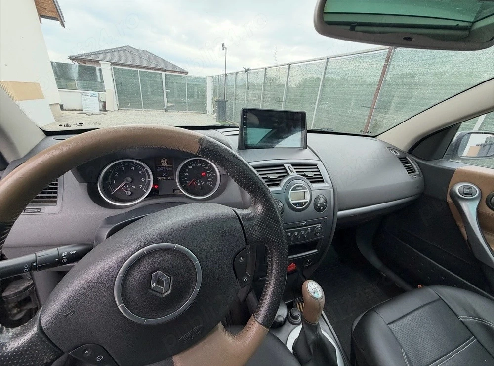 Vand Renault Megane II Cabrio din 2007, benzina   2300 euro