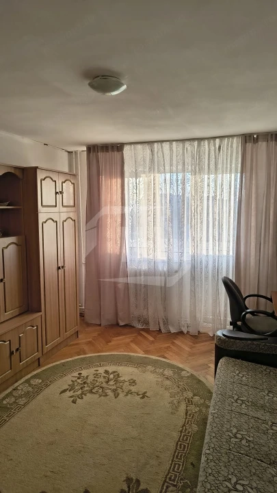 Apartament cu 3 camere, zona Manastur