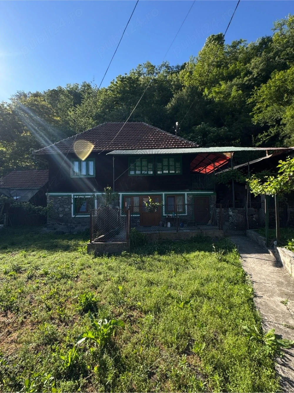 Casă cu teren de vânzare Petrila
