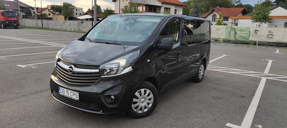 Vand Opel Vivaro 9 locuri. 1.6 biturbo euro 6