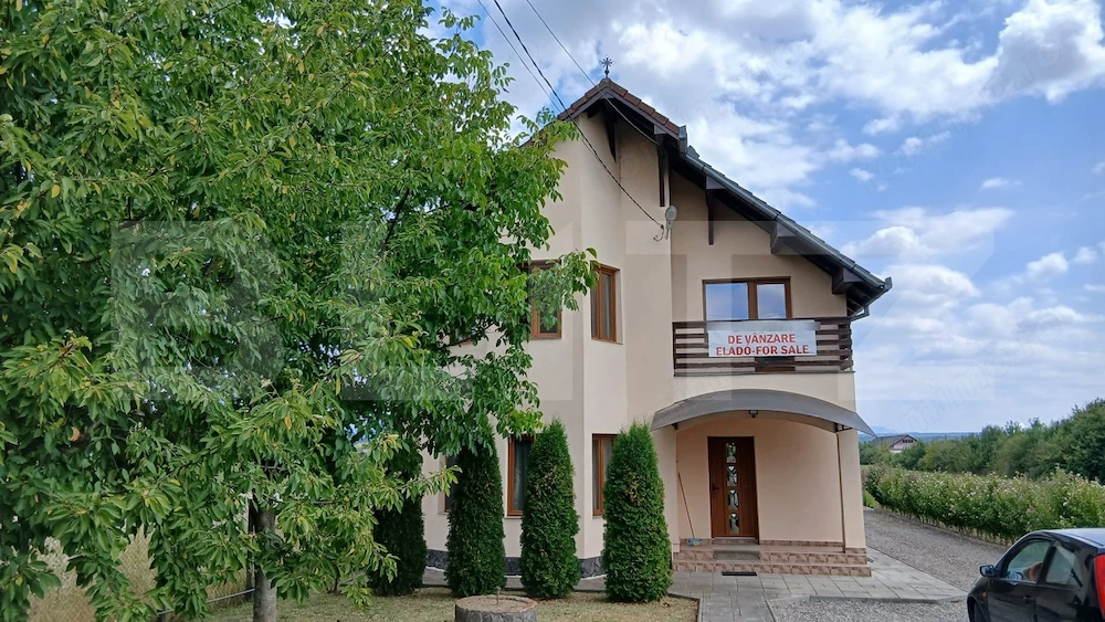 Vilă de vânzare în Reghin!