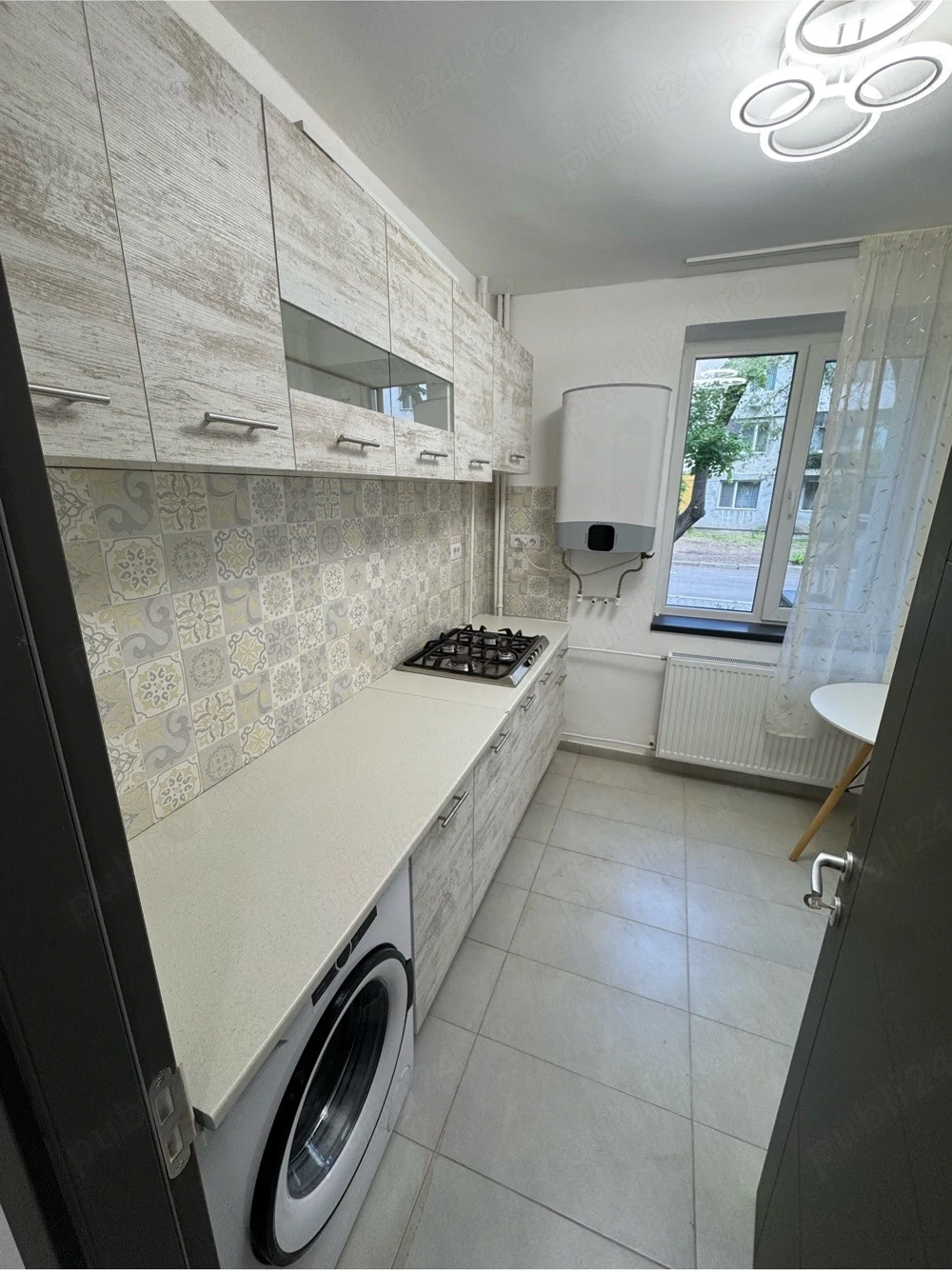 Regim Hotelier - Apartament cu doua camere  parter, zona f buna, vedere pe fata, decomandat