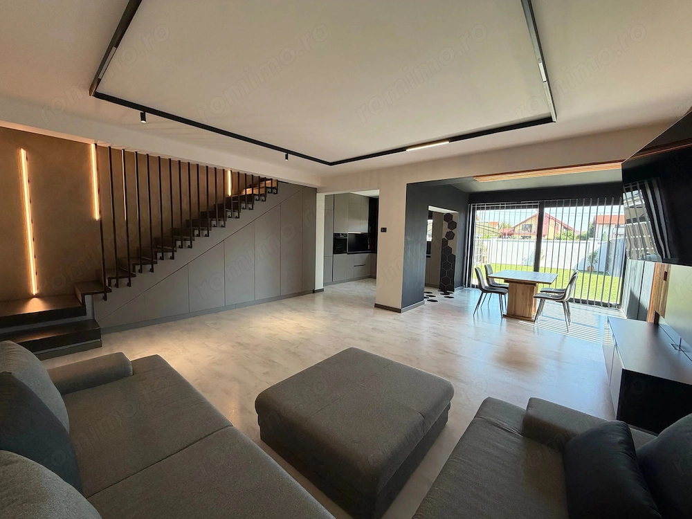 DUPLEX-  UTIL COMPARTIMENTAT SI MOBILAT
