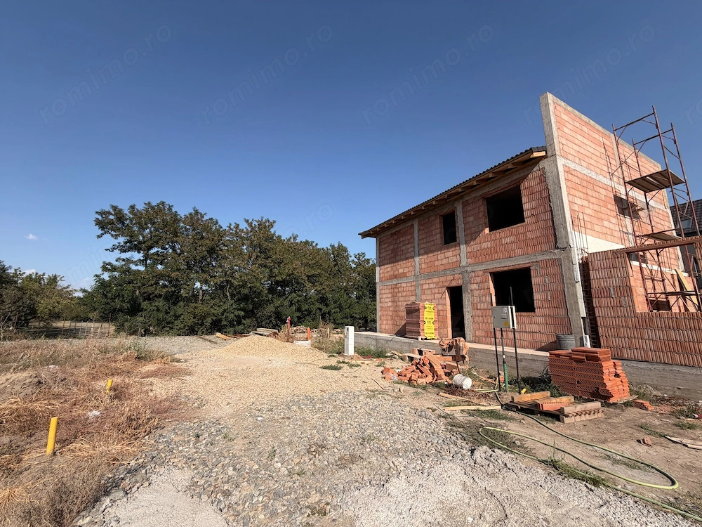 CASA INDIVIDUALA- ZONA SAGULUI