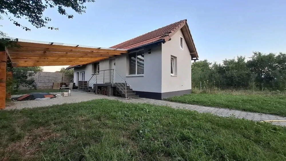 Casă de vânzare + curte spațioasă, Făgăraș, cartier Galați