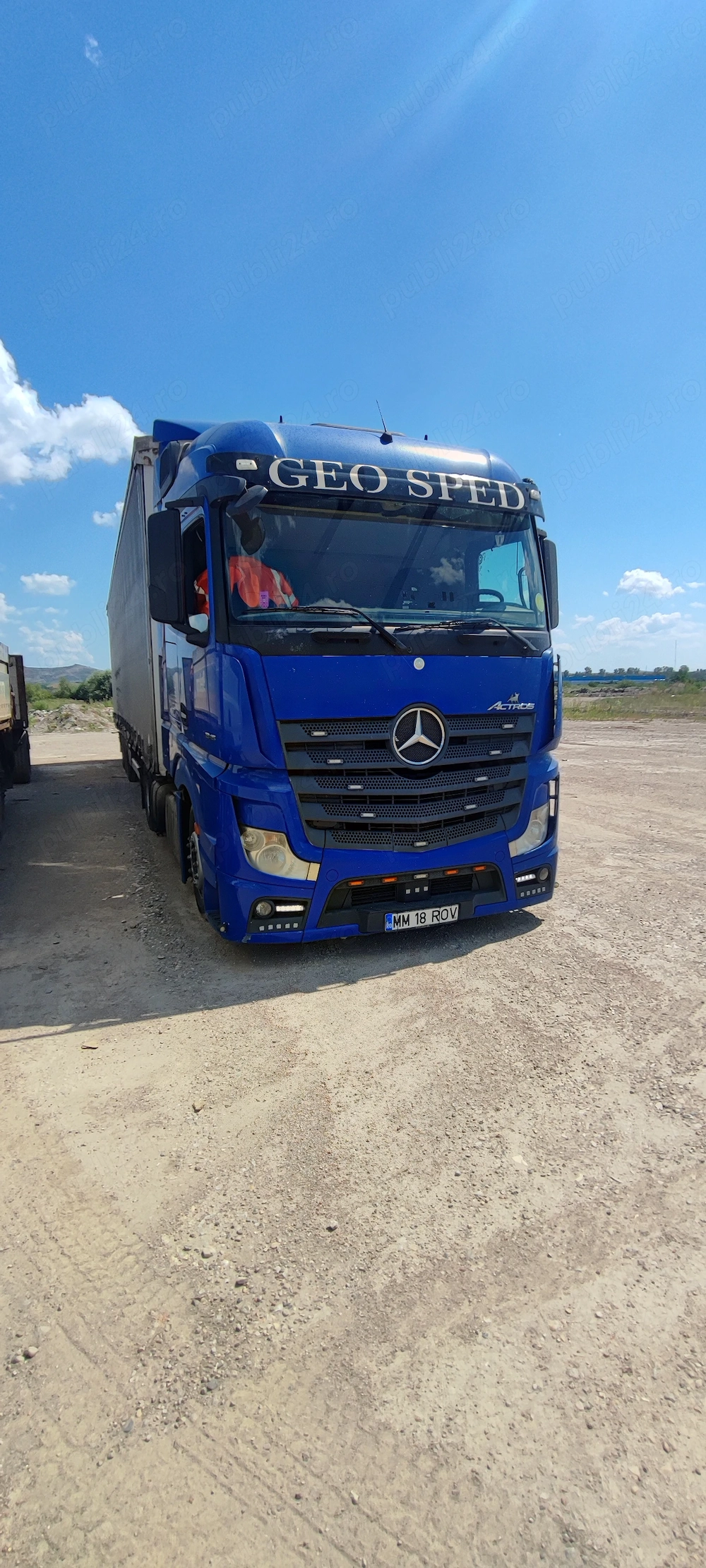 Se vinde Mercedes Benz Actros MP4 + Semiremorca Krone