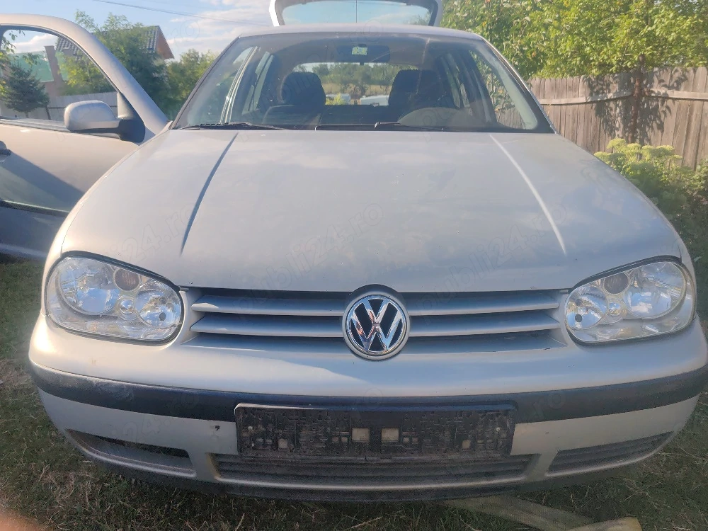 Dezmembrez golf 4