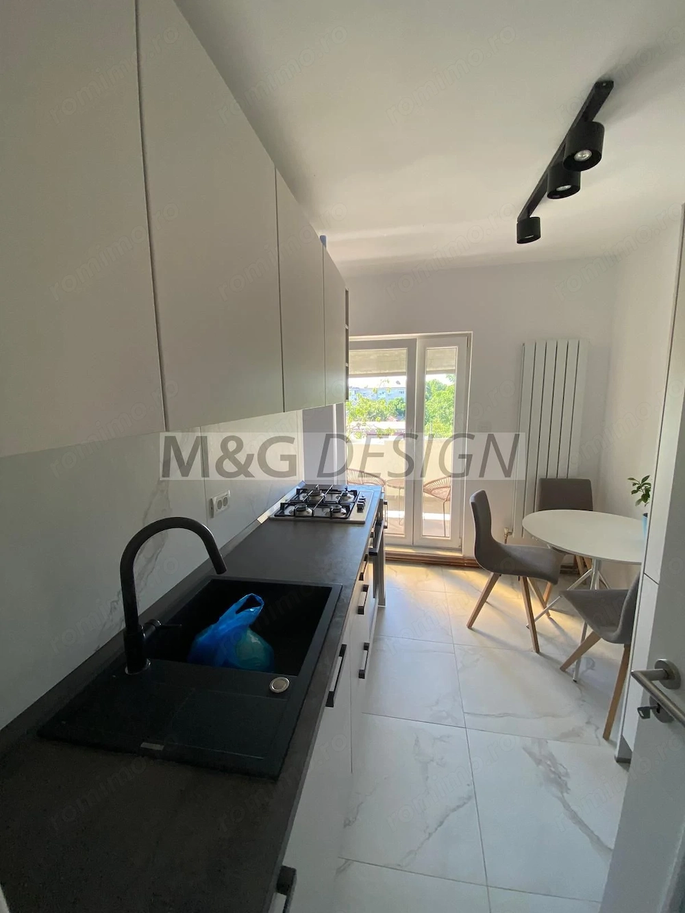 2 camere decomandat  renovat  Mircea cel Batran -Bulevardul Cetatii