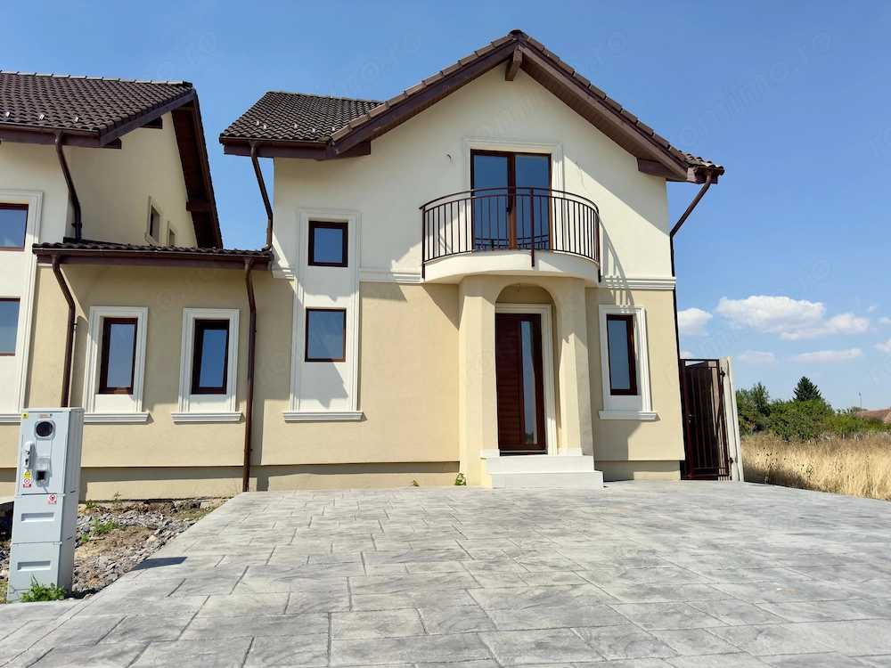 Duplex despartit, FINALIZAT, cu dormitor la parter. Toate utilitatile.