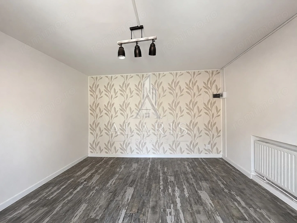 Casa cu 2 spatii SAD si 2 apartamente, in Lipovei