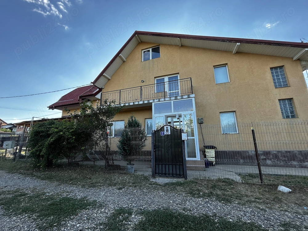 Casă de vânzare