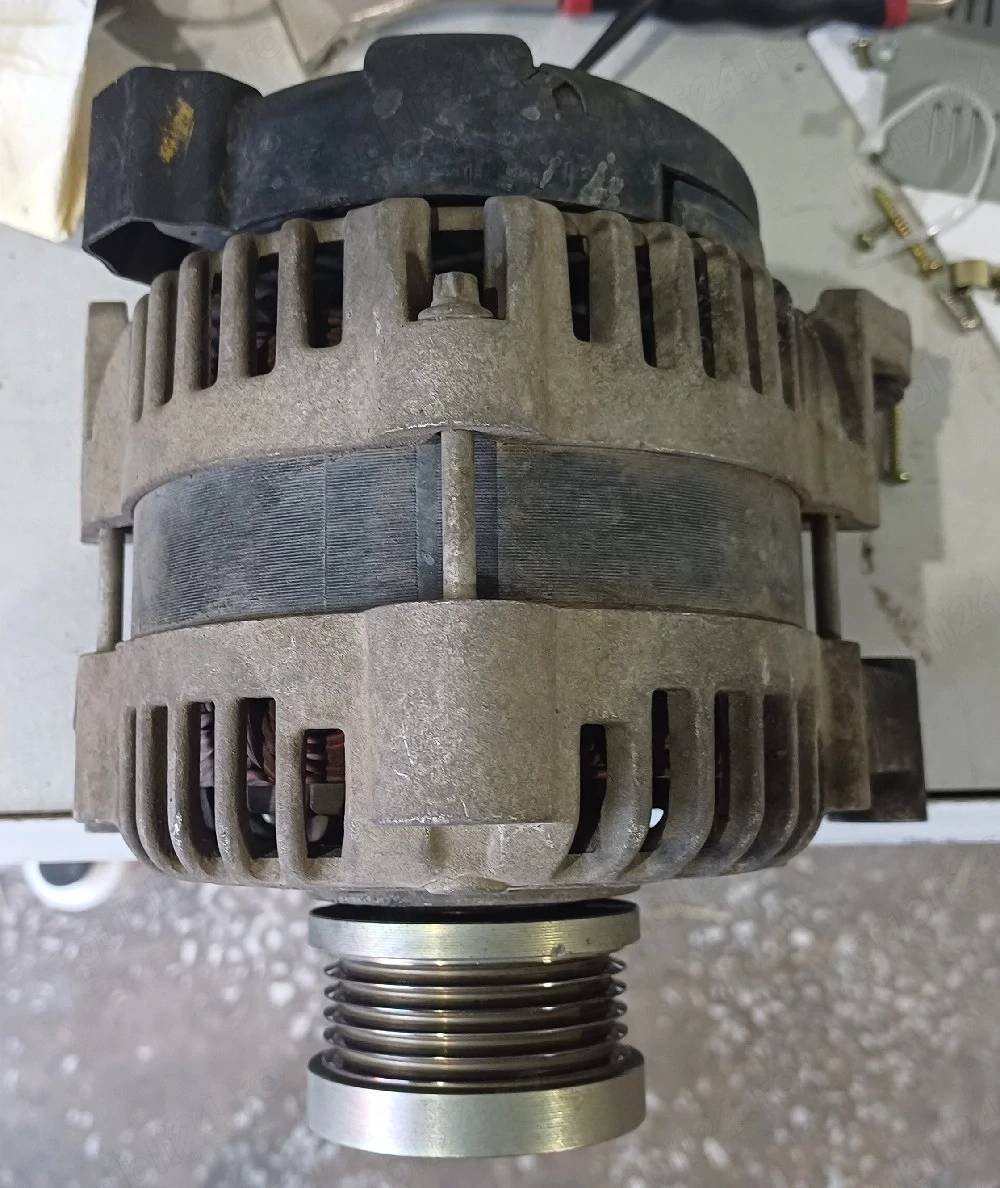 Alternator OPEL Astra J 