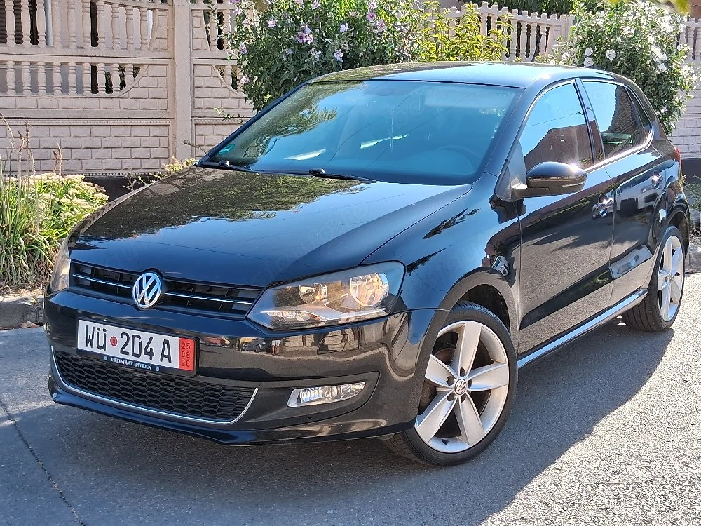 VOLKSWAGEN Polo