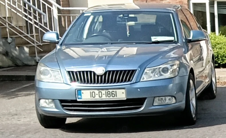  VÂND   SCHIMB   Mașină 2010, diesel 1.6  Vând mașină an 2010, motor 1.6 diesel, cu aproximativ 32