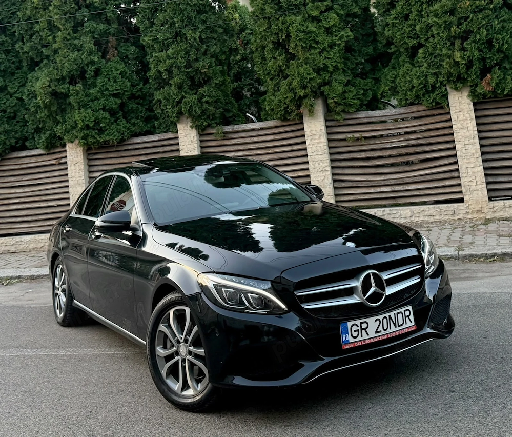 Mercedes benz c300h mașina este 10 10