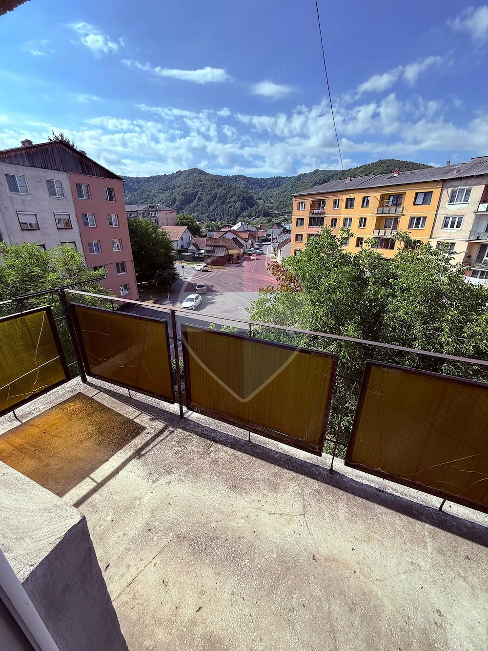 Apartament cu 3 camere de vânzare