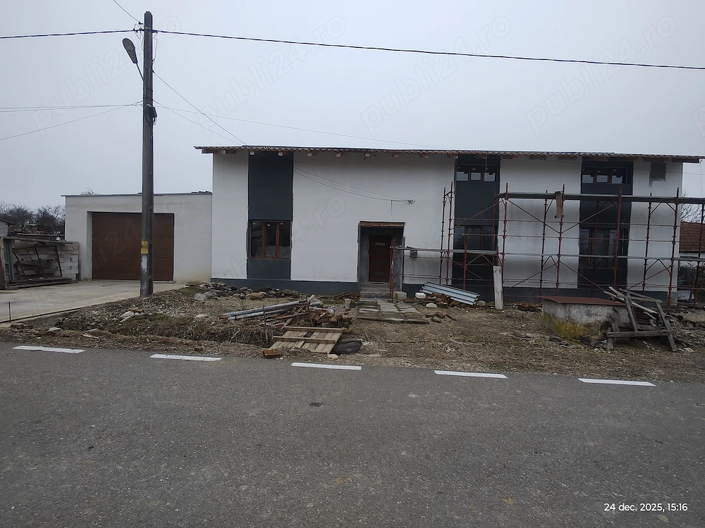 Casă de vânzare în Maciova la 14 km de Caransebeș 
