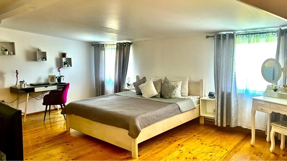 Vand apartament spatios camere P+M
