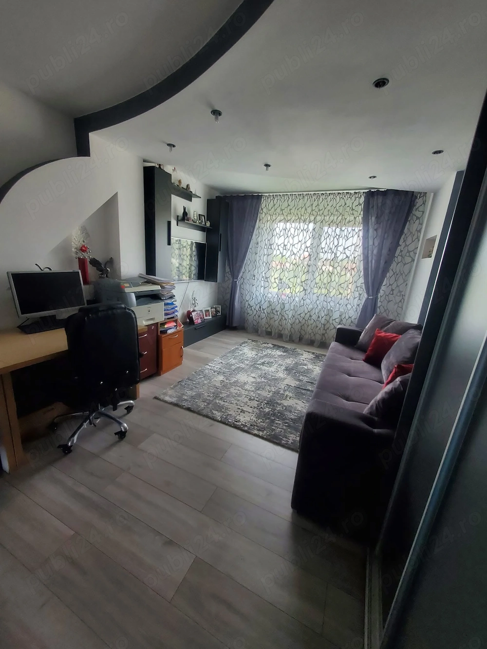 Apartament cu 3 camere complet mobilat si utilat