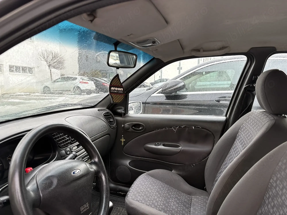 Vând Ford Fiestă 1.2, 16 valve, benzina, an 2001