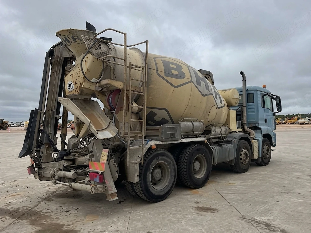 Autobetoniera MAN TGS 41.480 8X4 cu banda transportoare