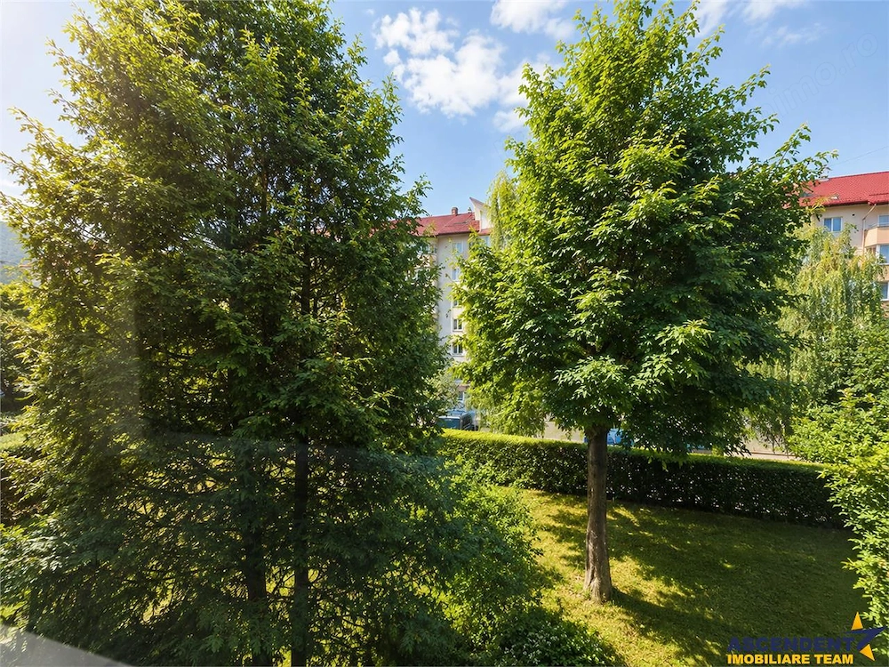 3 camere, decomandate, cadru verde, Noua, etaj 1, 2 bai, 82 mp, Brasov