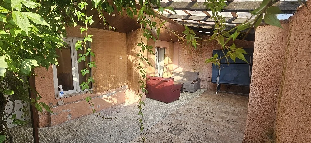 ofer gars.la casa cu curte proprie.zona sp.jud.
