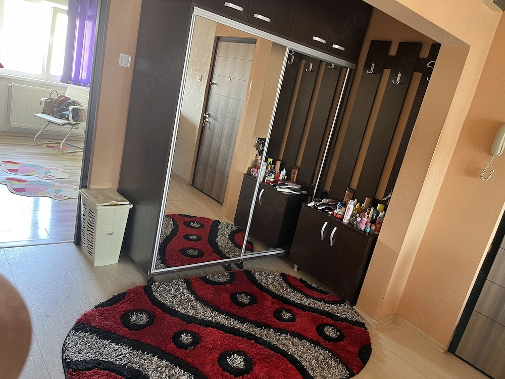 Vând apartament 3 camere