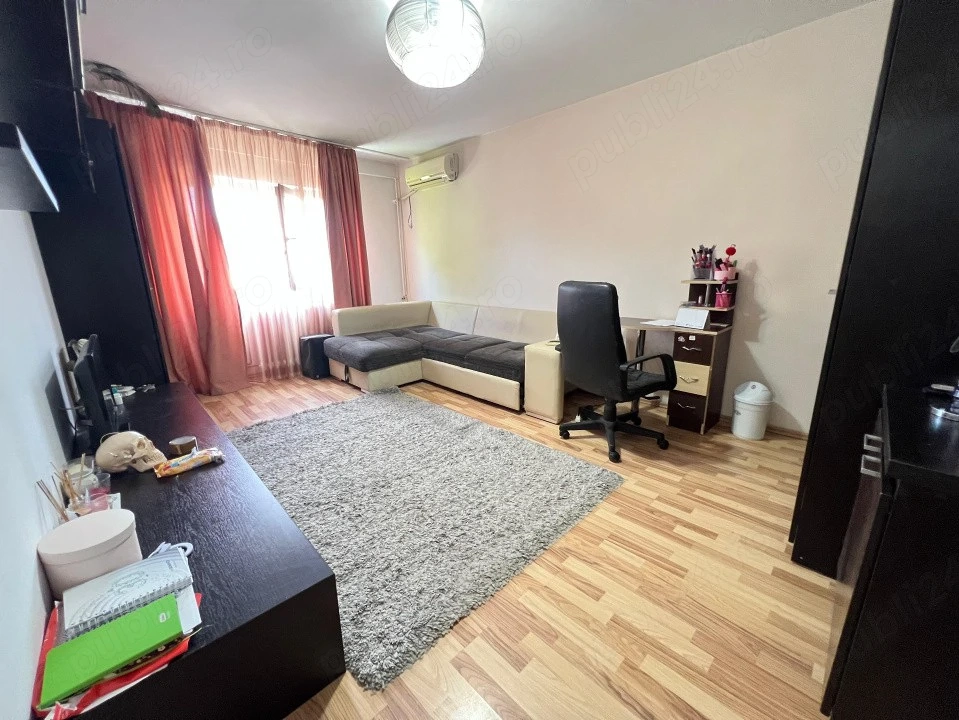 Apartament 1 camera decomandat Podul de Fier 