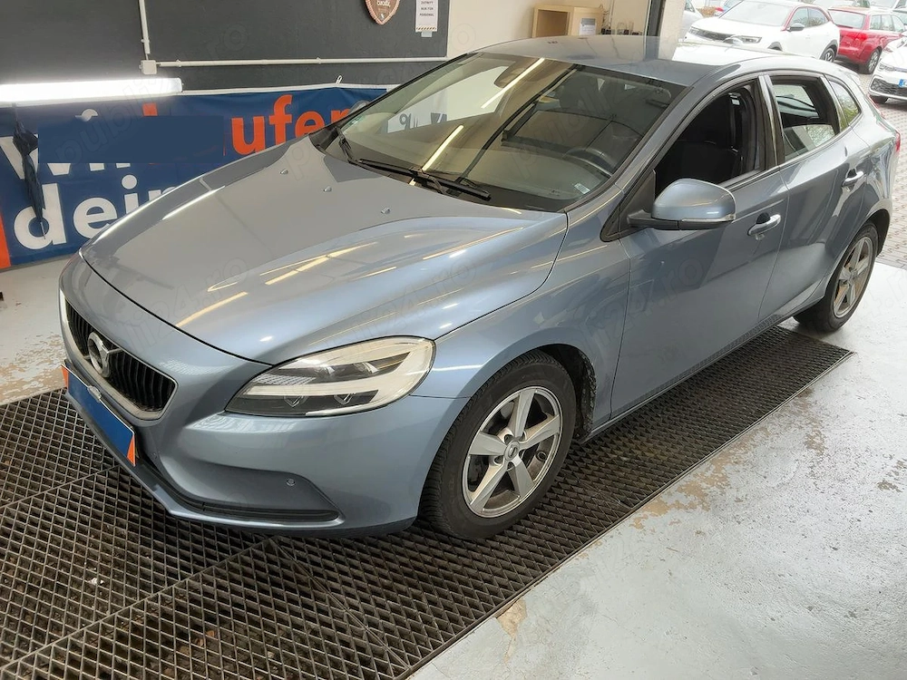 Volvo V40 - 2.0 diesel - 11 2017 - facelift