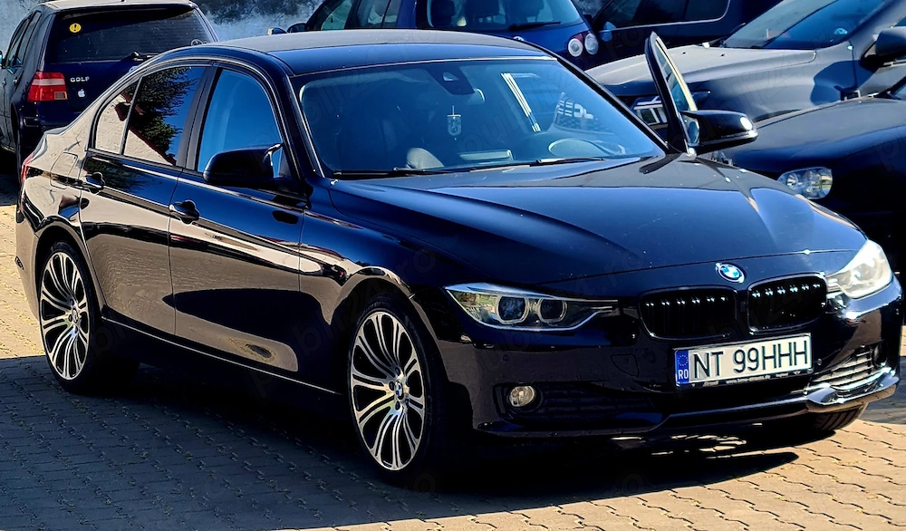 Vând BMW f30 seria3 .