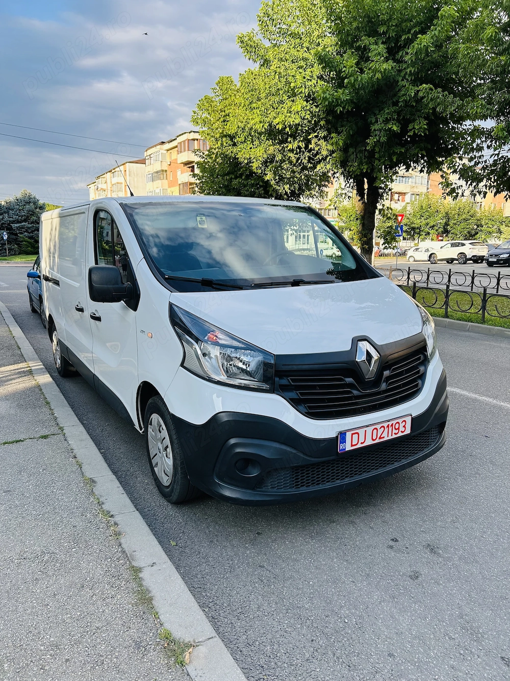 Angajez Șofer cat B duba 3.5t livrări colete 
