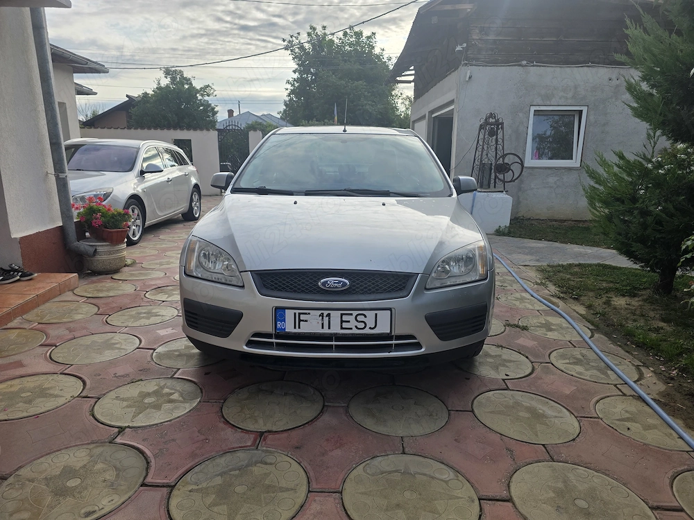 Ford Focus.2007.Berlina -16 benzina  110Cp Euro 4. Provenienta RO.Km 156000.Pret 1800 E