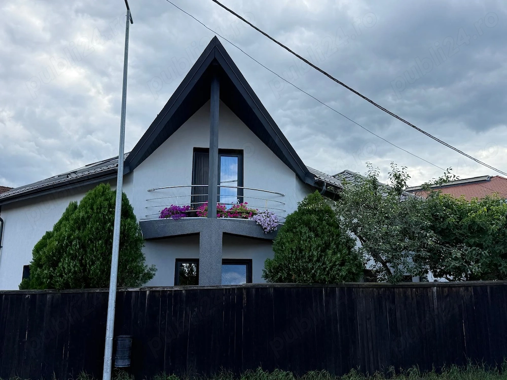Casă de vânzare