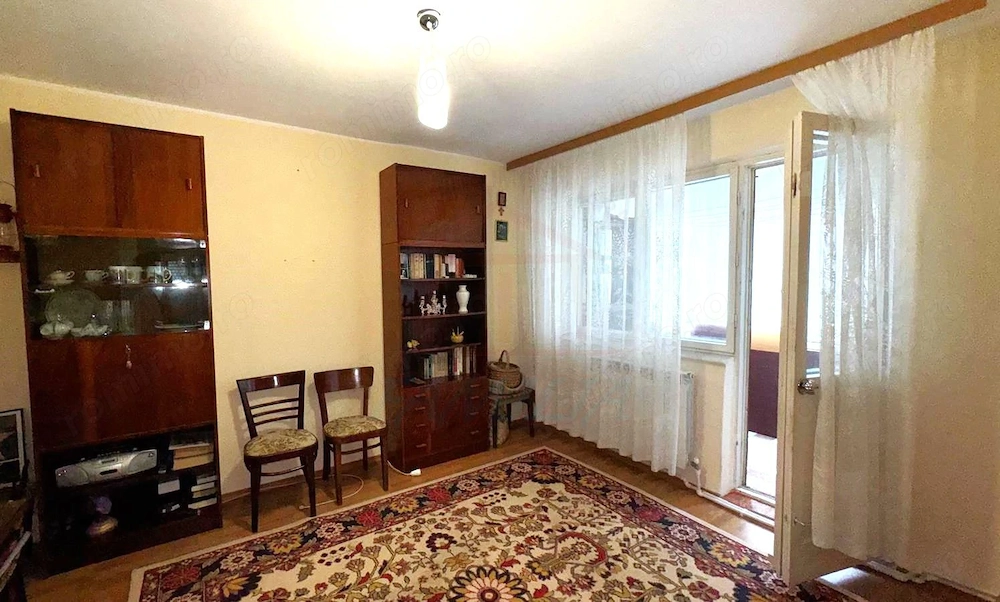 75.000 euro, 3 camere, Centru, etaj 3/4