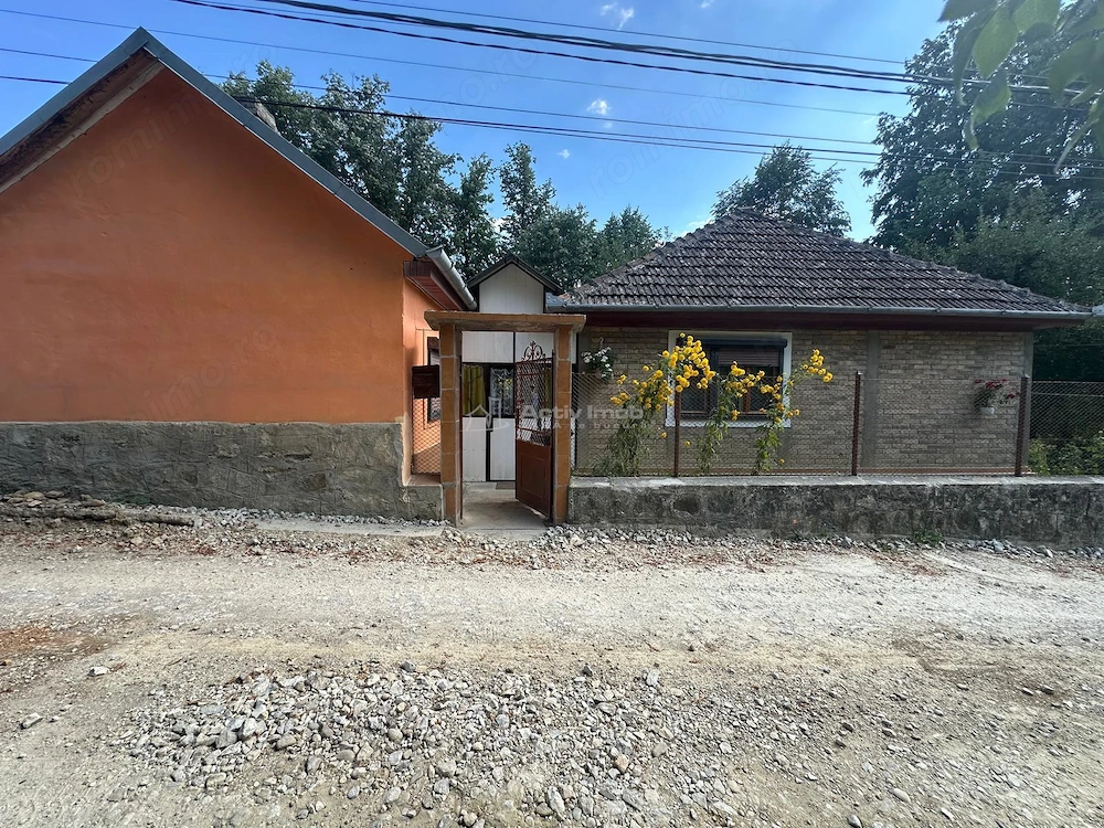 Bocsa Montana, Casa Cocheta de Vacanta sau investitie, Zona Pitoreasca