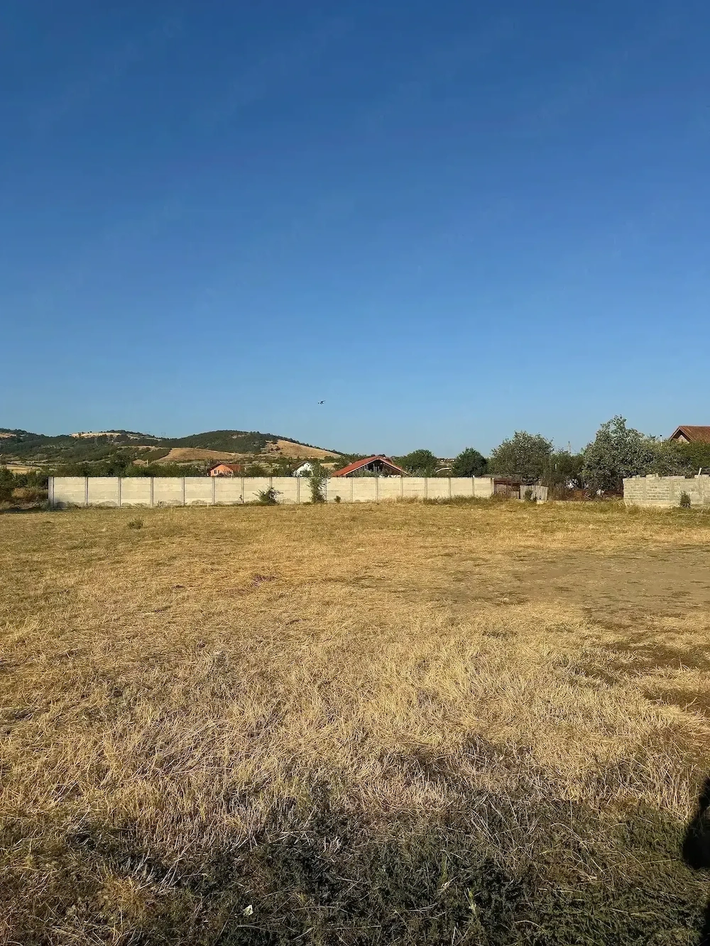 Vând teren în comuna Izvoru Bîrzii