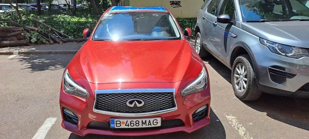 Auto avariat Infiniti Q50