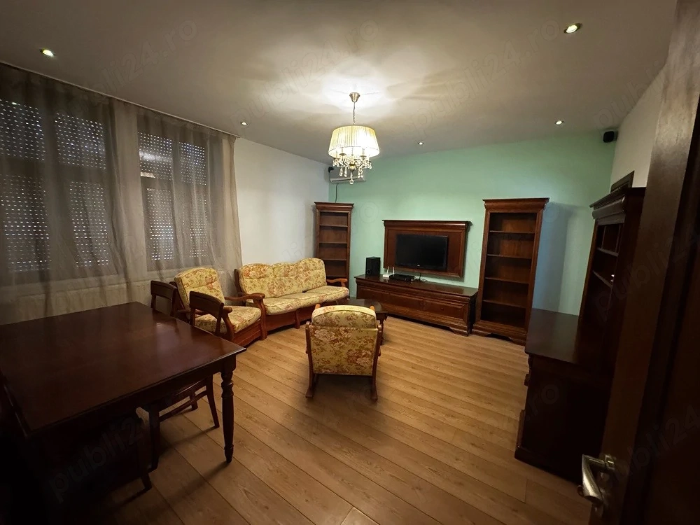 Închiriez apartament la casă, 2 camere, ultracentral Oradea, complet mobilat 56mp