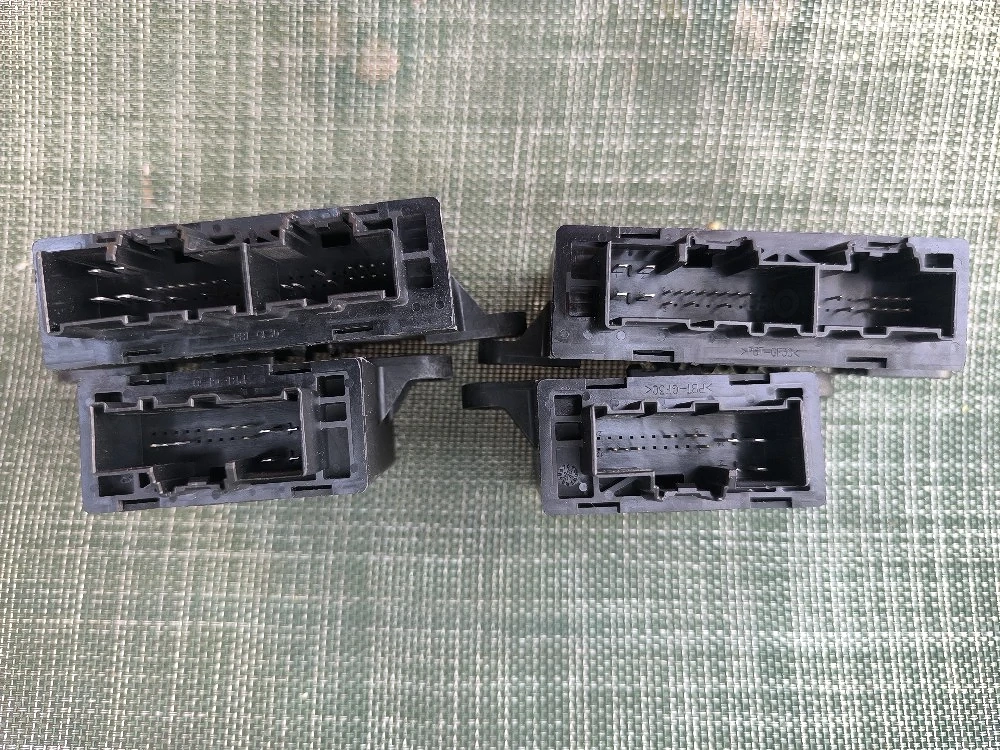 Unitati/module comandă uși LU5T14B534AE   LU5T14B533AF  LU5T14B531AF   