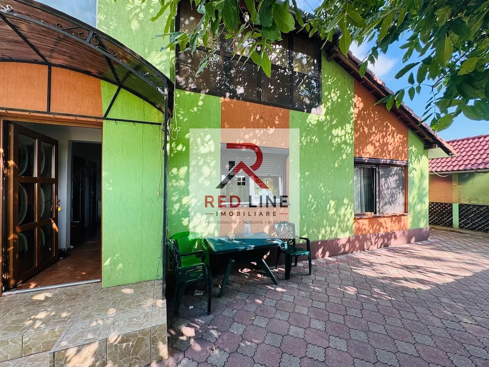 Casa in Simian - la 500 ml. de Dunare (zona centrala) - Exclusiv Red Imobiliare