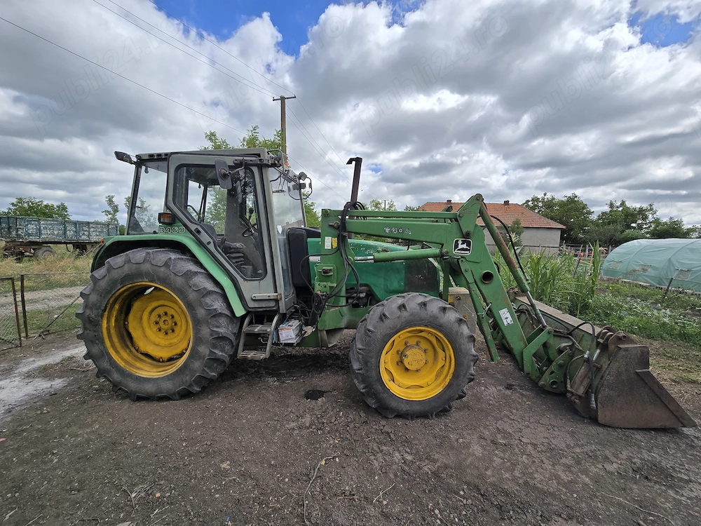 John deere 3400 si doua remorci una de 10 tone  respectiv 5 tone