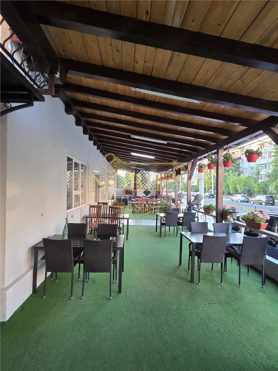RESTAURANT + CASA P+E  LA PACHET  DE VANZARE ONESTI