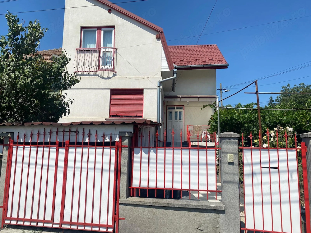 De vânzare casa unifamiliala cu teren
