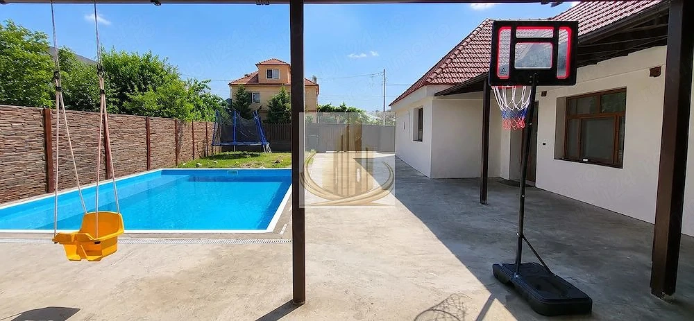 Casă individuală pe parter cu piscină | 4 cam | 432 mp teren | Plopi