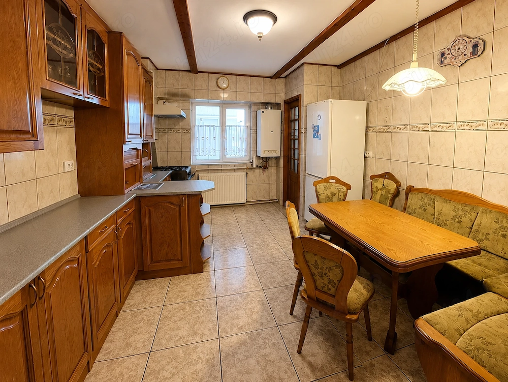 De inchiriat, apartament 4 camere decomandat, 98 mp, zona Banca Națională