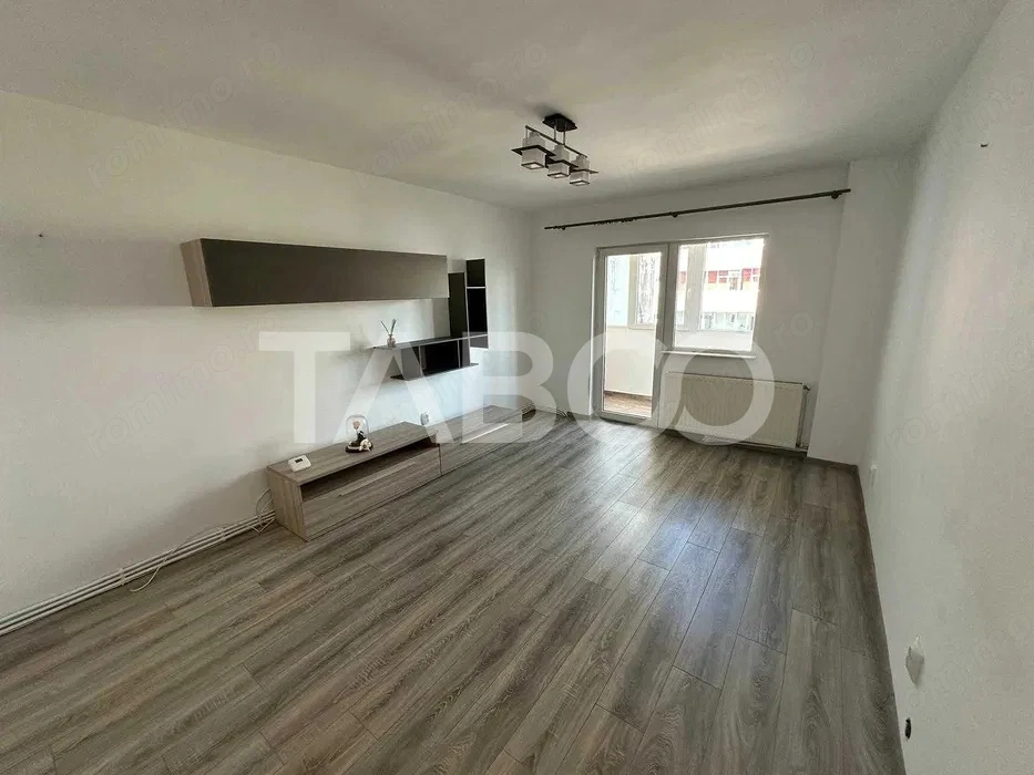 Apartament cu 3 camere de vanzare Manastur langa Piata Flora cu boxa