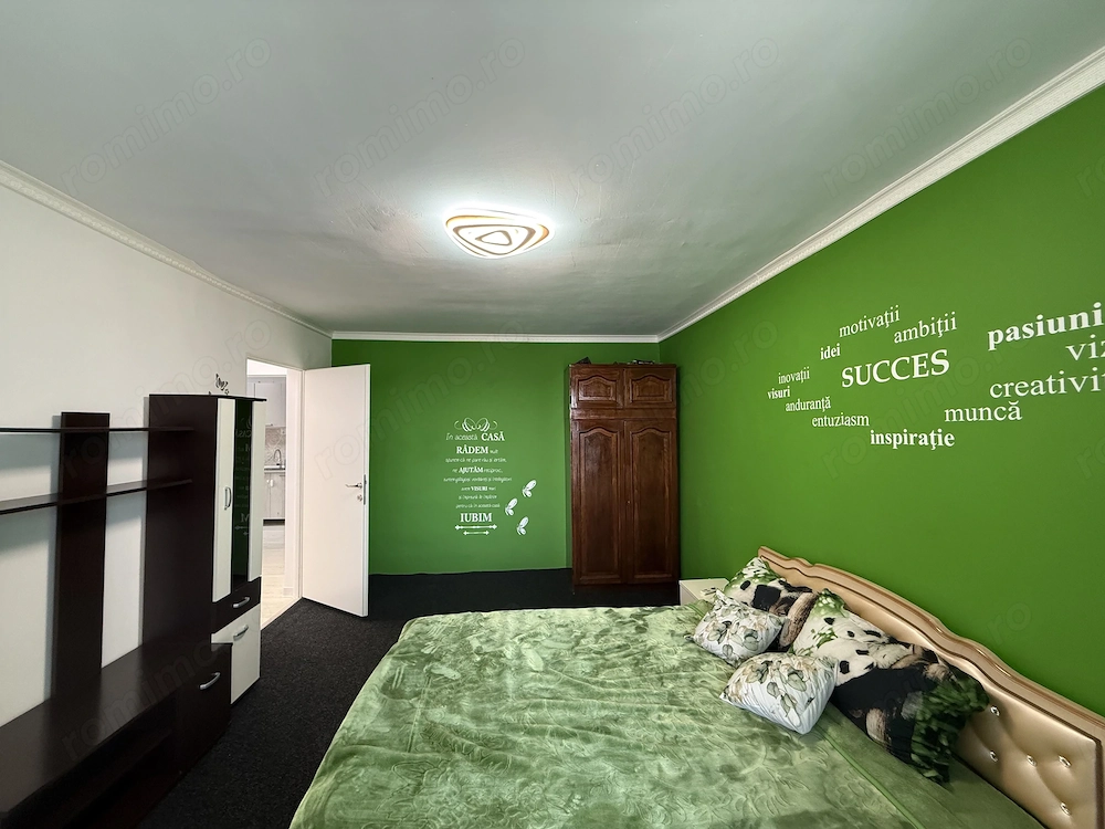Apartament 3 camere, decomandat, renovat recent, Aradul Nou