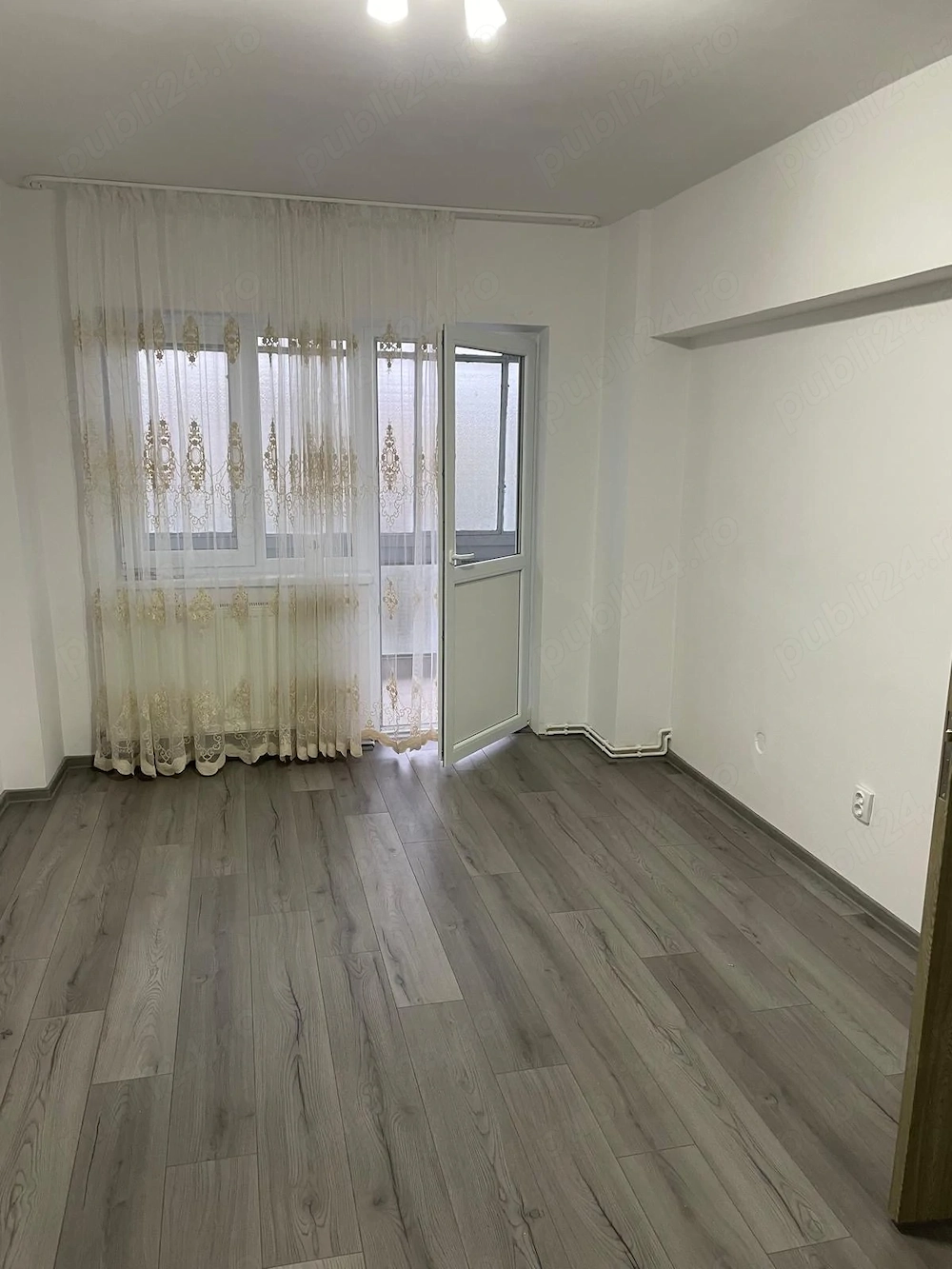 Persoana fizica ofer spre inchiriere apartament de 2 camere.