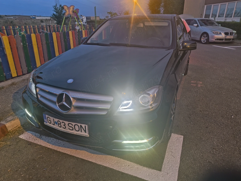 Vând Mercedes c clas